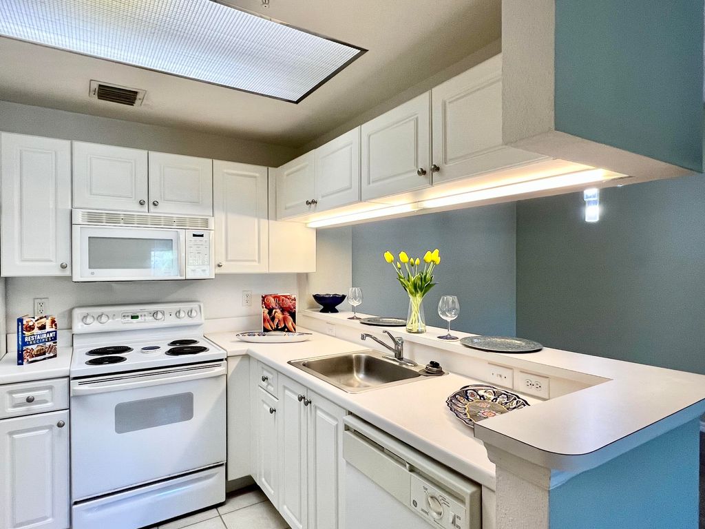 Photo of 2813 Grande Parkway #302, Palm Beach Gardens, FL 33410 (MLS # R10865508)