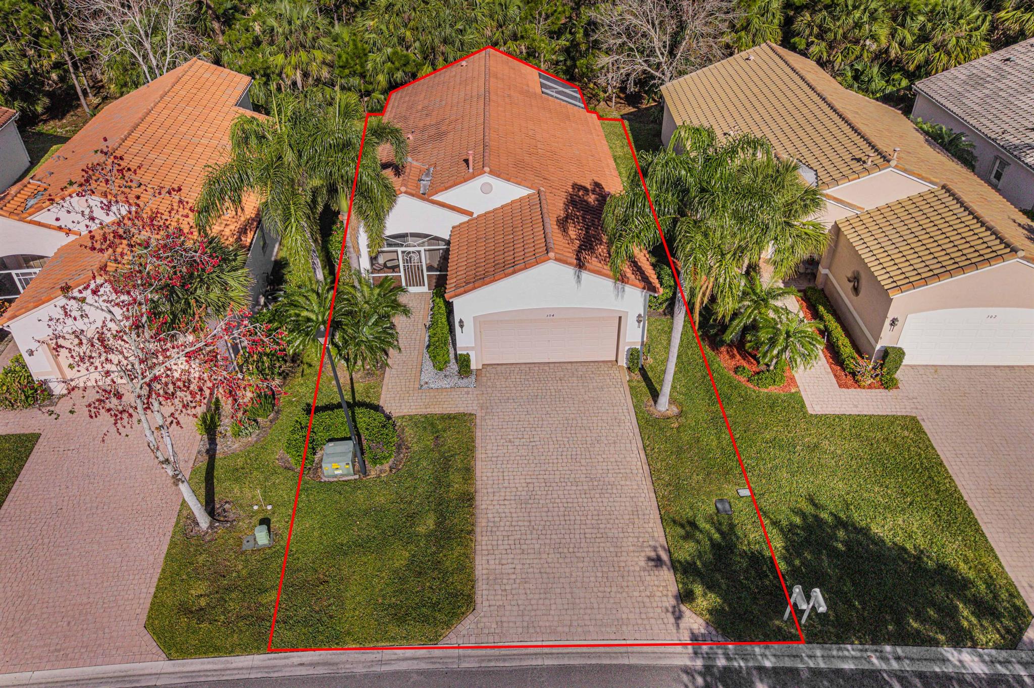 Preserve View ( North Facing) -THIS HOME CAN BE SOLD FURNISHED... Lalique Model - 2 Bedrooms / 2 Bathrooms plus Den with a 2 Car Garage. Rear Porch is extended and screened. Accordion Shutters for Hurricane Protection. A/C replaced 2021. Cascades at Saint Lucie West was voted #2 for BEST 55+ COMMUNITY. Enjoy the Clubhouse, Game Rooms, Poker Room, Billiards, Library, Computer Room, Arts & Craft Room, plus Fitness and Aerobics Rooms. Large heated Swimming Pool, Har-Tru Tennis Courts, Pickle ball courts, Bocci & 9 Hole Pitch-n-Putt Golf Course. Cascades is within walking distance to shopping, restaurants.