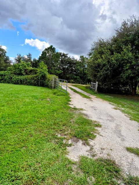 Tiny photo for 19565 NW 304TH Street, Okeechobee, FL 34972 (MLS # B26090429)