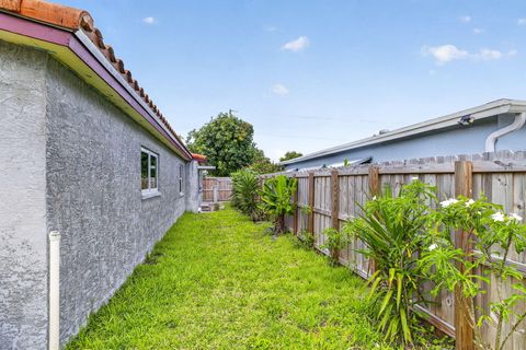 Tiny photo for 4399 NW 43rd Court, Lauderdale Lakes, FL 33319 (MLS # B26036168)