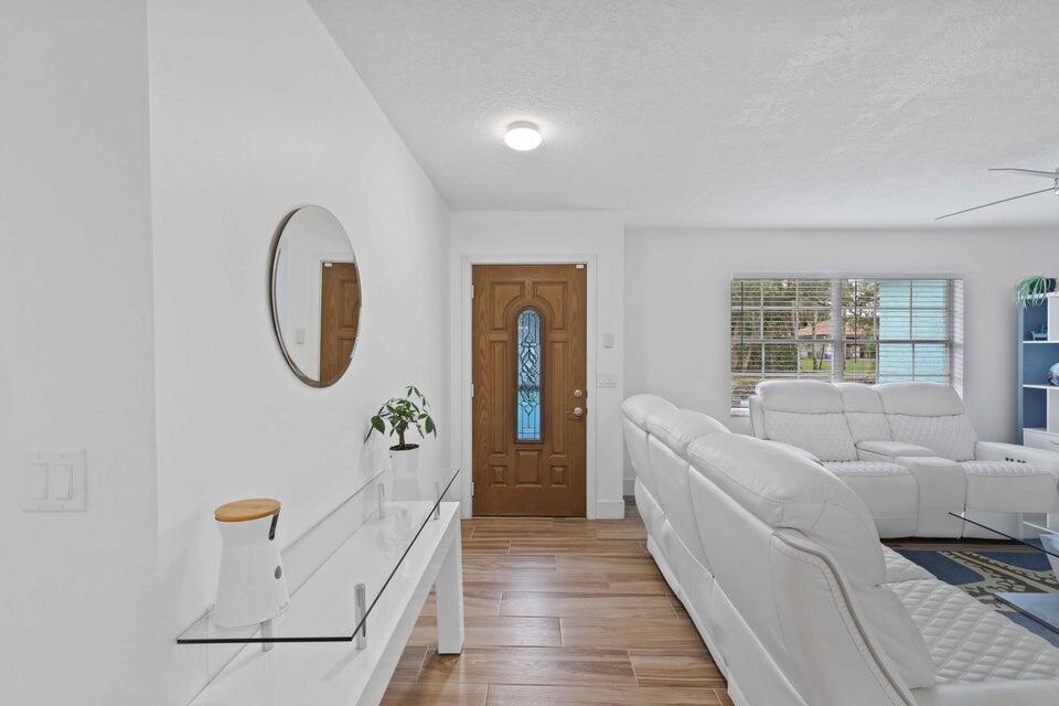 LOXAHATCHEE GARDENS - Residential Lease