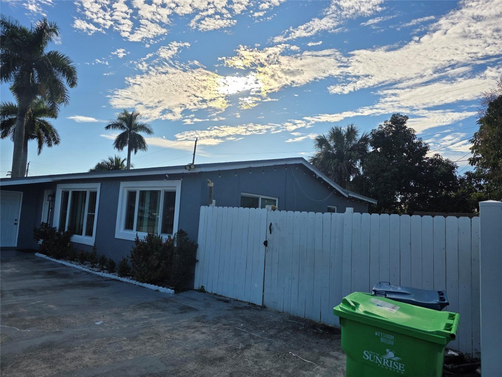 Sunrise Golf Village Sec - Residential Lease