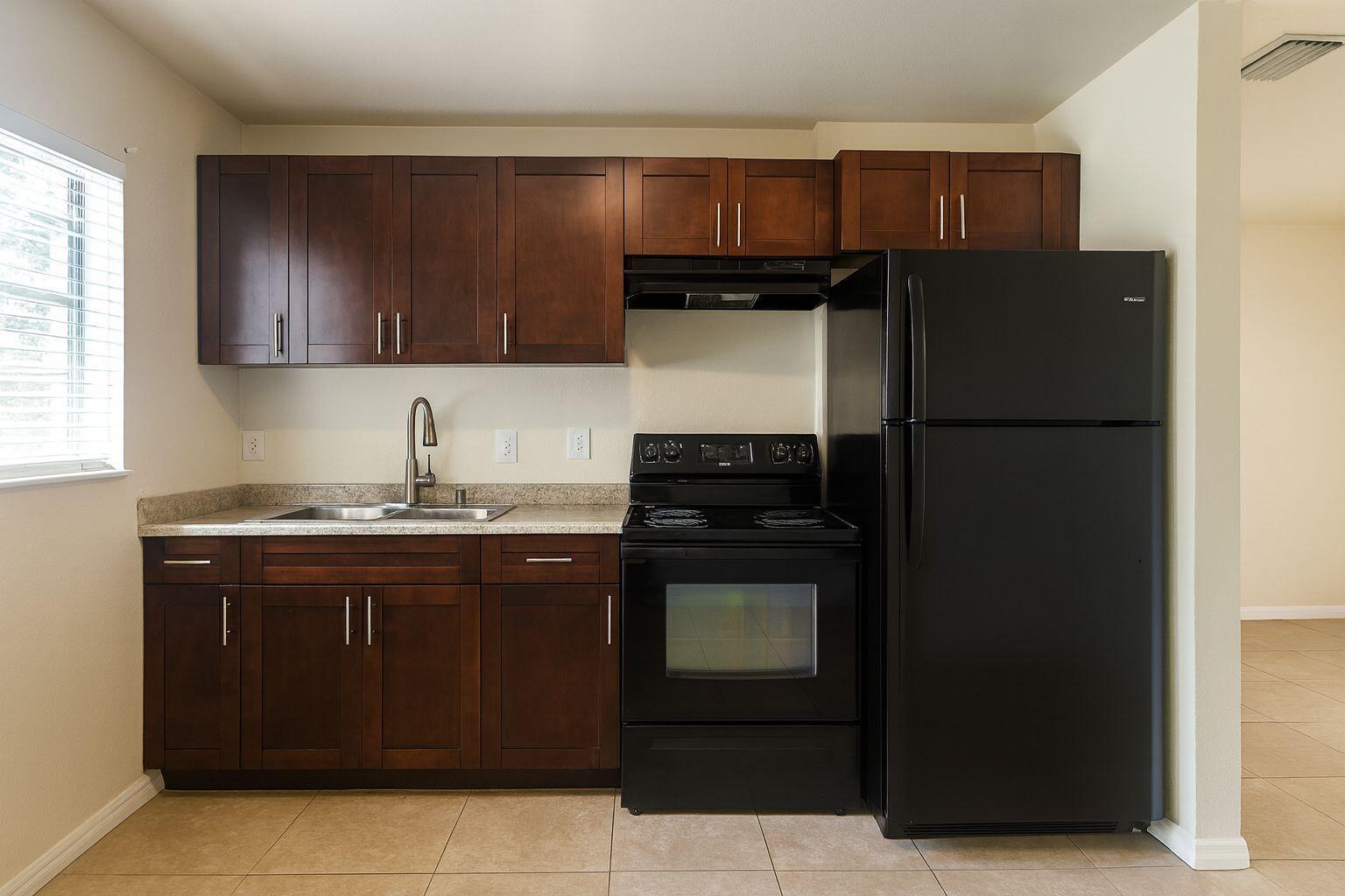 Great unit with 2 bedrooms and 1 bathroom, ceramic tiles throughout the unit, with inside laundry. Located a couple minutes from the Fort Pierce Marina, shopping centers, restaurants, beaches and much more. Available today. APPLY NOW!!