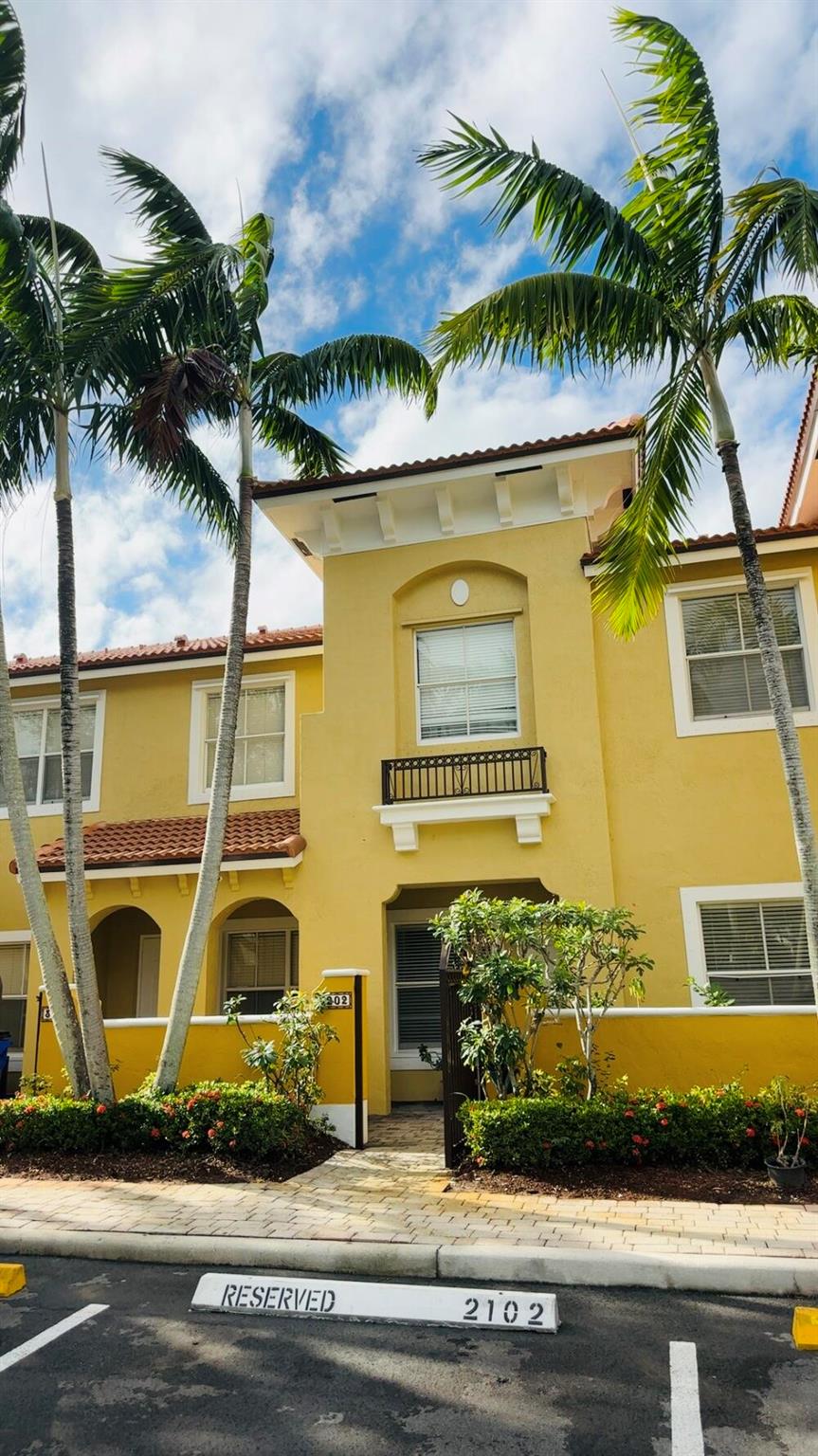 MERRICK PRESERVE CONDO - Residential Lease