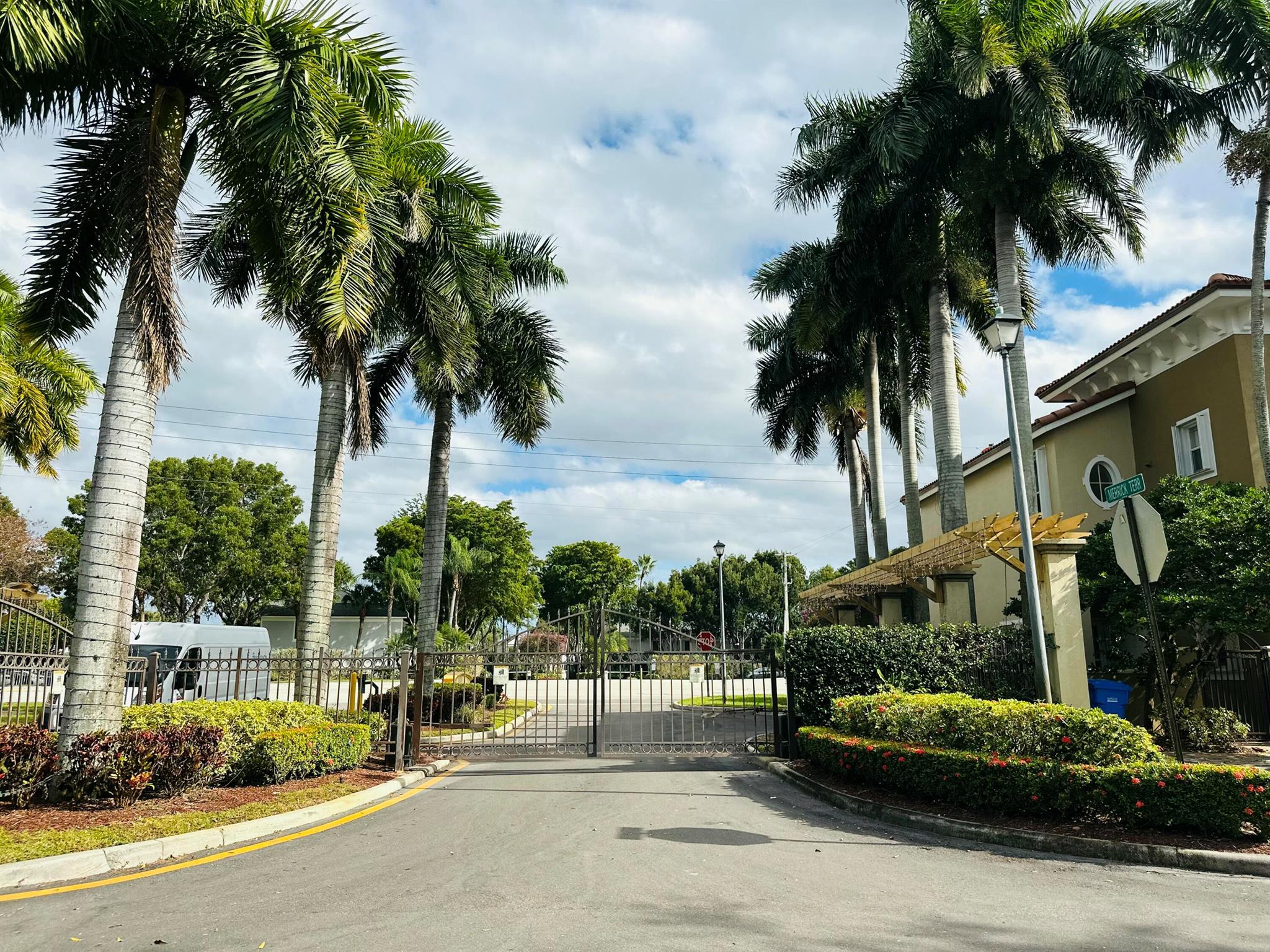 MERRICK PRESERVE CONDO - Residential Lease