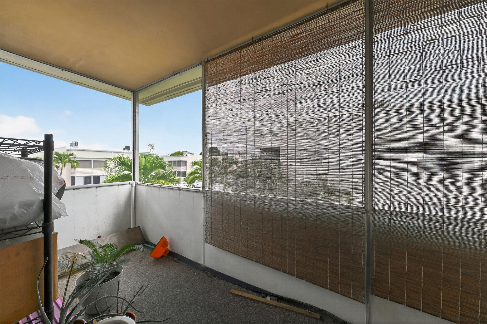 KINGS POINT CAPRI CONDOS - Residential