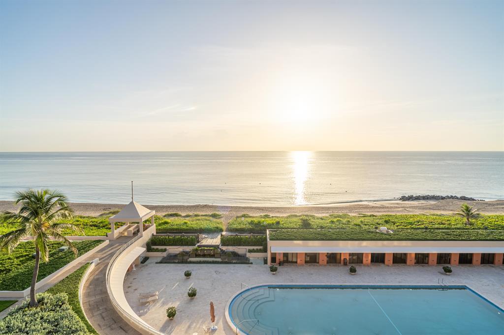BREAKERS ROW 2 - Residential