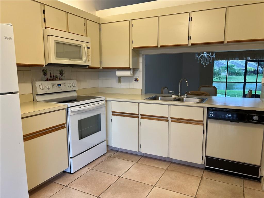 The Lakes - Residential