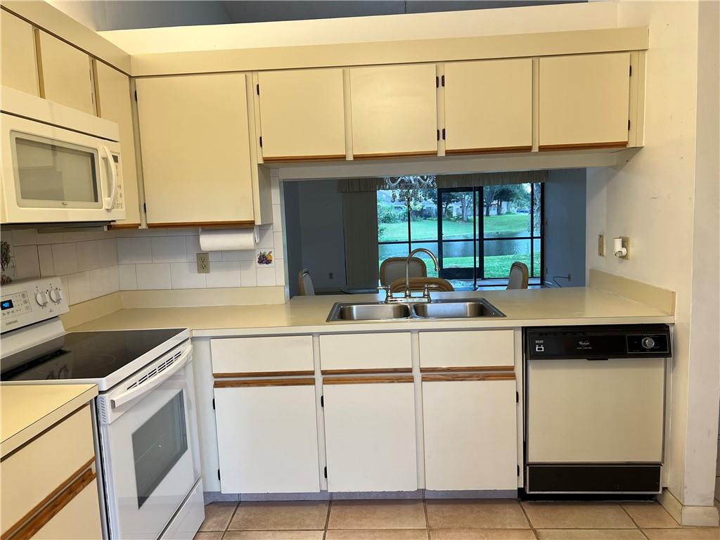 The Lakes - Residential