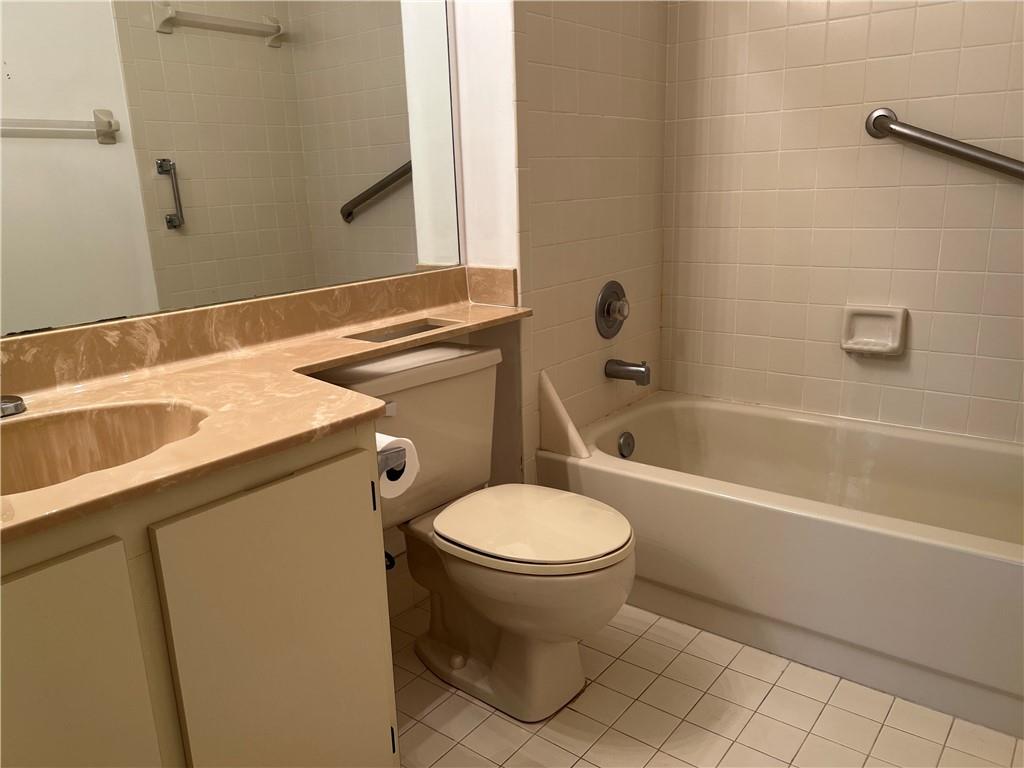 The Lakes - Residential