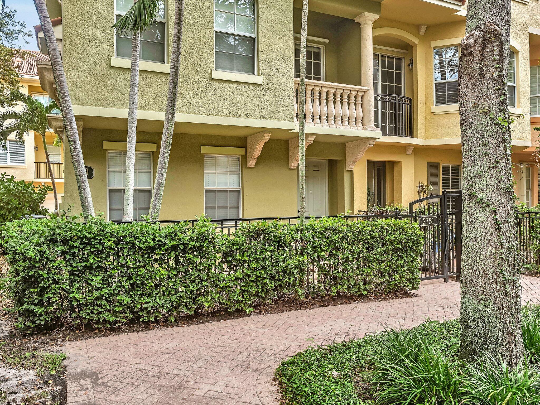In the Heart of Palm Beach Gardens desirable Court Yard Gated Community , One of the Largest Corner Units in Harbour Oaks, this Well maintained, and Freshly Painted is a 4 bed, 3 and 1/2 Bathroom...First Floor Offers an enclosed Den with a Full Bathroom access, Huge living room and Kitchen on the second floor and 3 bedrooms in the 3rd floor that offers new floors in the 3rd floor...Near by PGA National and Palm Beach Gardens Mall, 10 Min ride to the ocean and Near access to I-95 and major expressways...Great Schools ....Make this beautiful Yours.