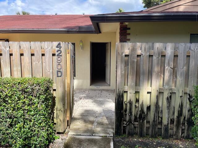 WESTCHESTER TOWNHOUSES - Residential