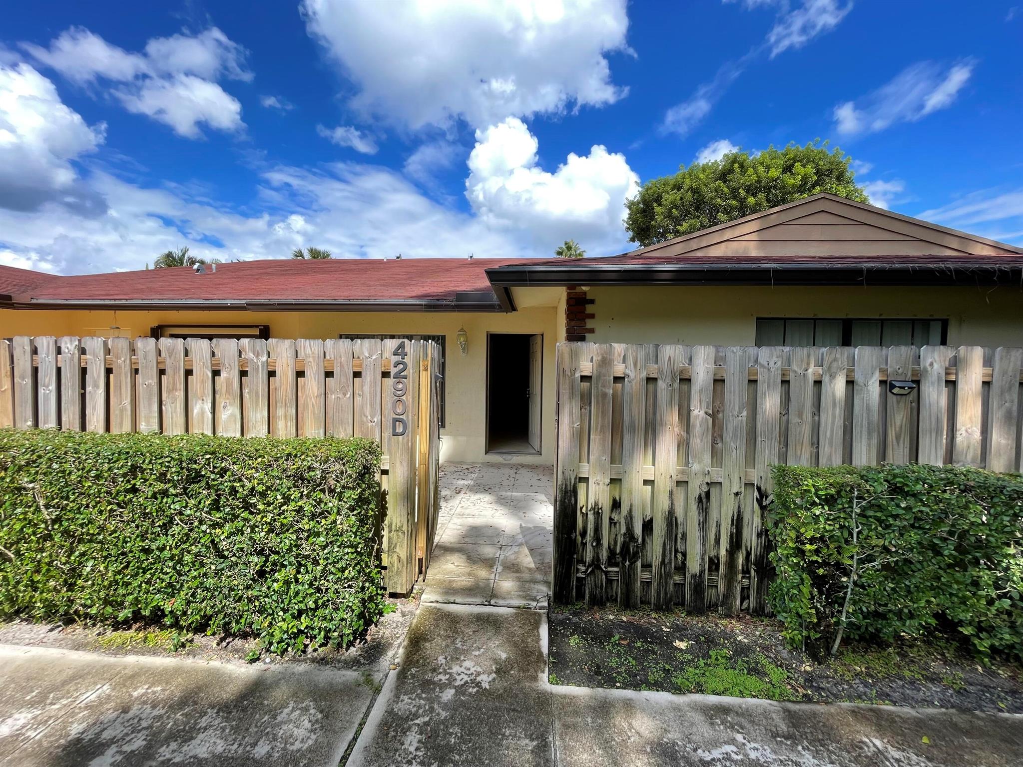 WESTCHESTER TOWNHOUSES - Residential