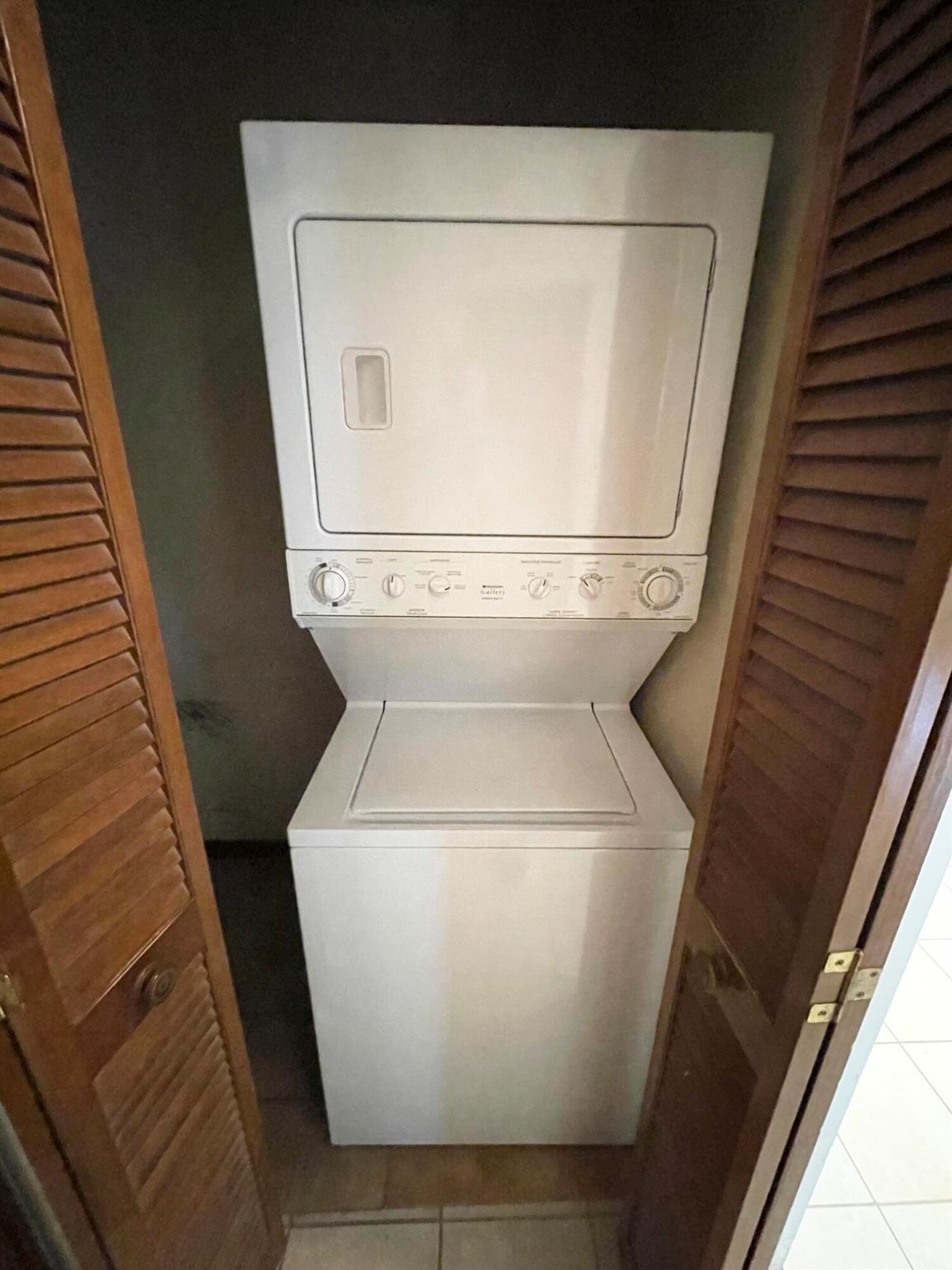 WESTCHESTER TOWNHOUSES - Residential