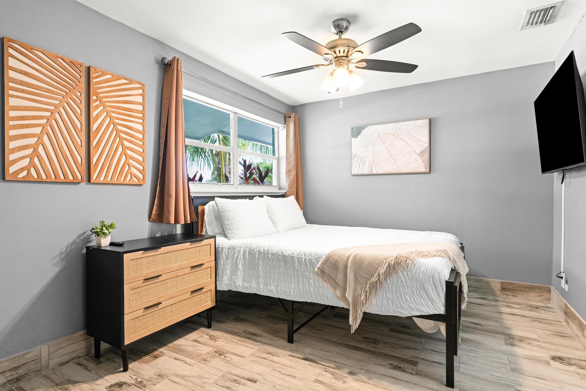 TROPIC VISTA - Residential