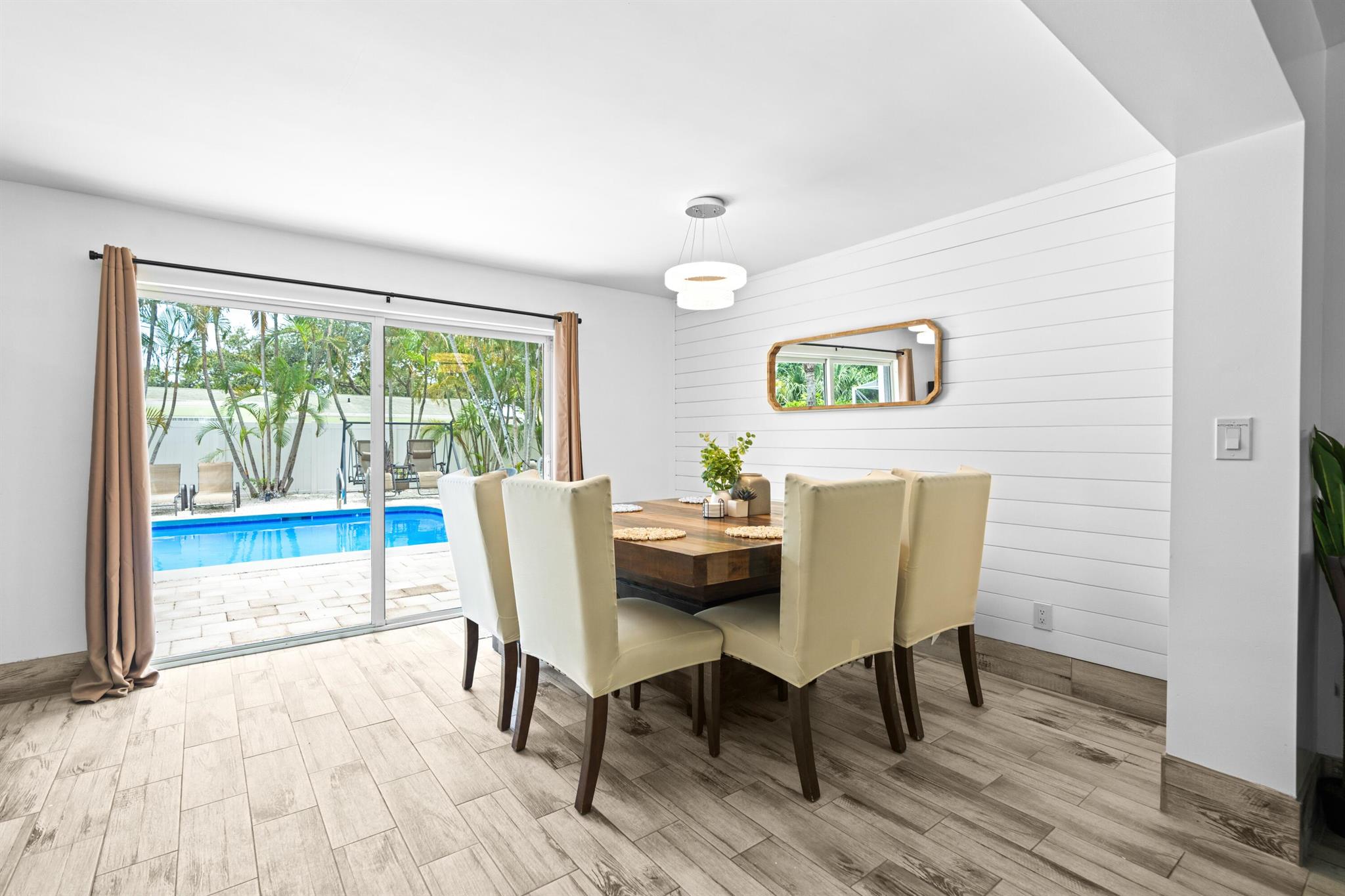 TROPIC VISTA - Residential