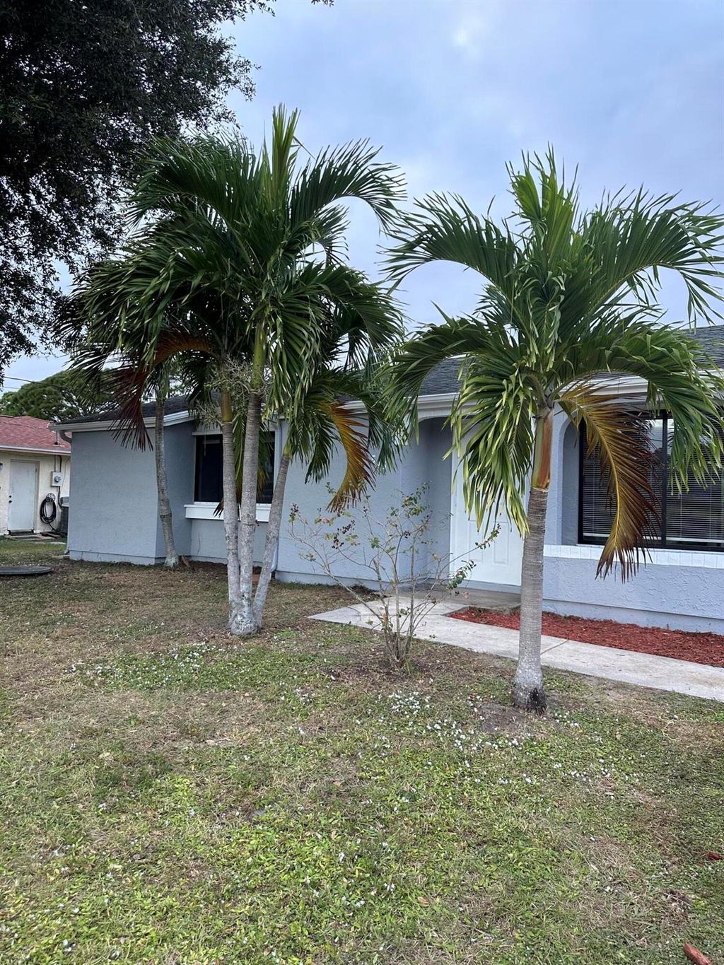 Photo of 565 SE Thornhill Drive, Port Saint Lucie, FL 34983 (MLS # R11050574)