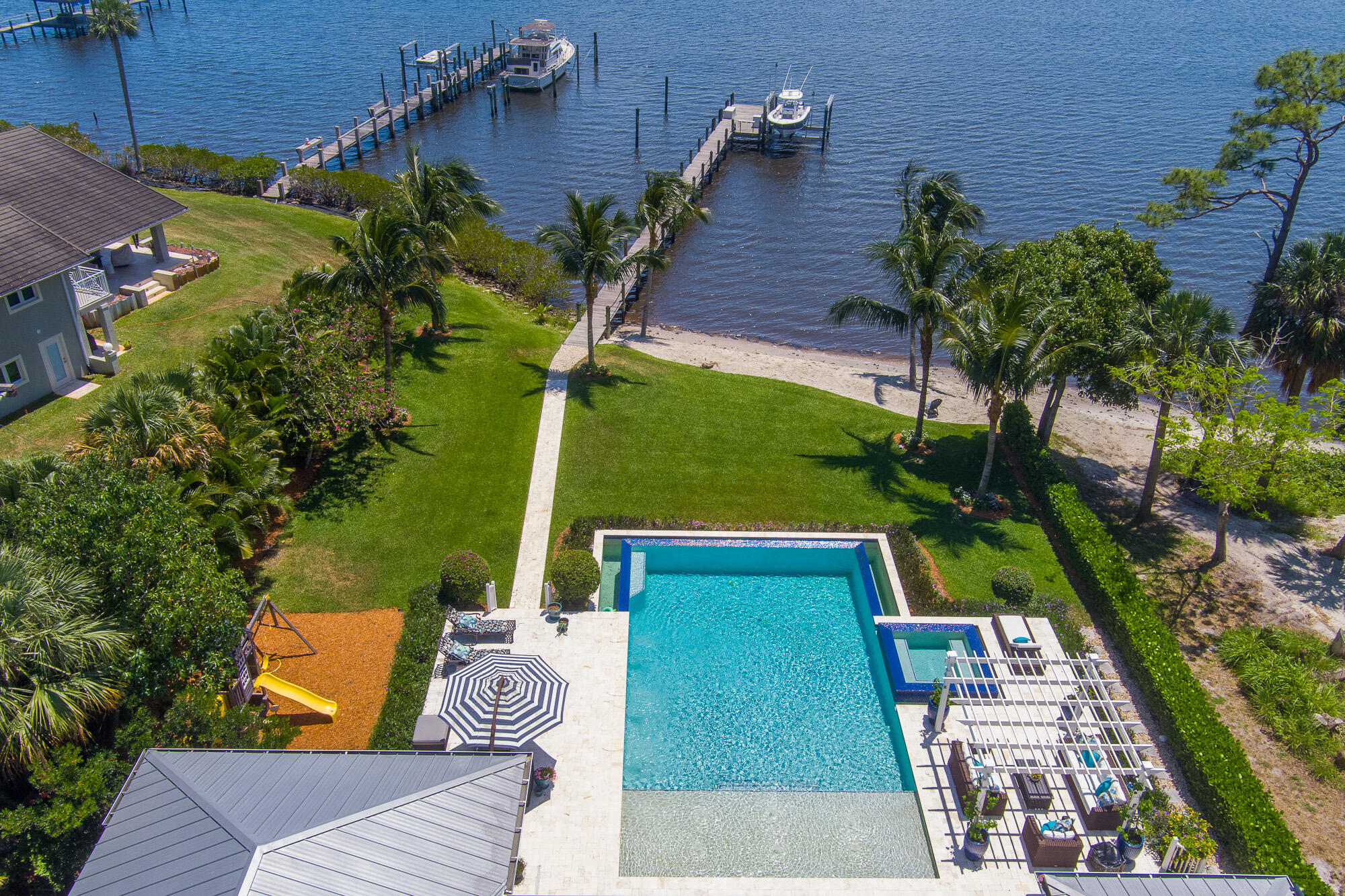 COCOANUT PARK SECTION 1 - Residential