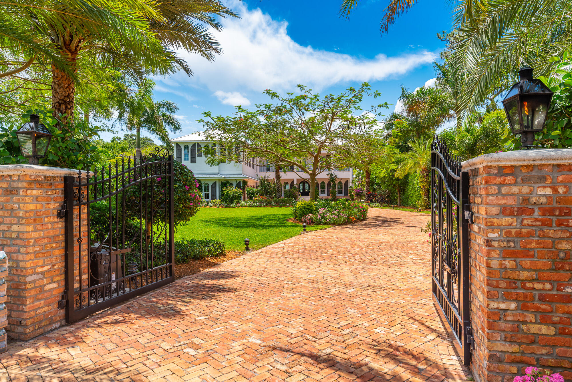 COCOANUT PARK SECTION 1 - Residential