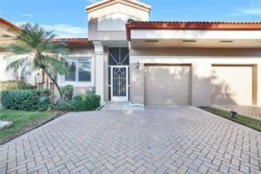 ABSOLUTELY GORGEOUS VILLA WITH DESIGNER TOUCHES THROUGHOUT, FROM THE MOMENT YOU WALK INTO THIS VILLA YOU CAN SEE PRIDE OF OWNERSHIP, BEAUTIFUL KITCHEN WITH GRAY CABINETS AND GRANITE COUNTERTOPS & BACKSPLASH, NEW FLOORING THROUGHOUT, LARGE MASTER SUITE, REMODELED MASTER BATHROOM  LARGE LIVING AREA AND EXTRA SPACE FOR DEN, NEW HIGH HATS (LIGHTING), NO POPCORN CEILING,  IMMACULATE AND MOVE IN READY!!! BEAUTIFUL PATIO AREA AND OUTSIDE SPACE, STATE OF THE ART KINGS POINT CLUBHOUSE IS AMAZING...THE KINGS POINT LIFESTYLE HAS SHOWS, INDOOR SWIMMING POOL, GYM, CERAMICS, CRAFTS, CLUBS, SEMINARS & MUCH MORE! 55+ COMMUNITY