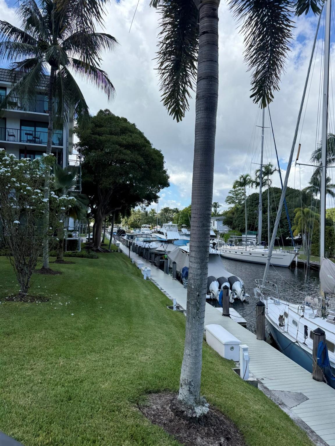 RIVER REACH CONDOMINIUM I - Residential