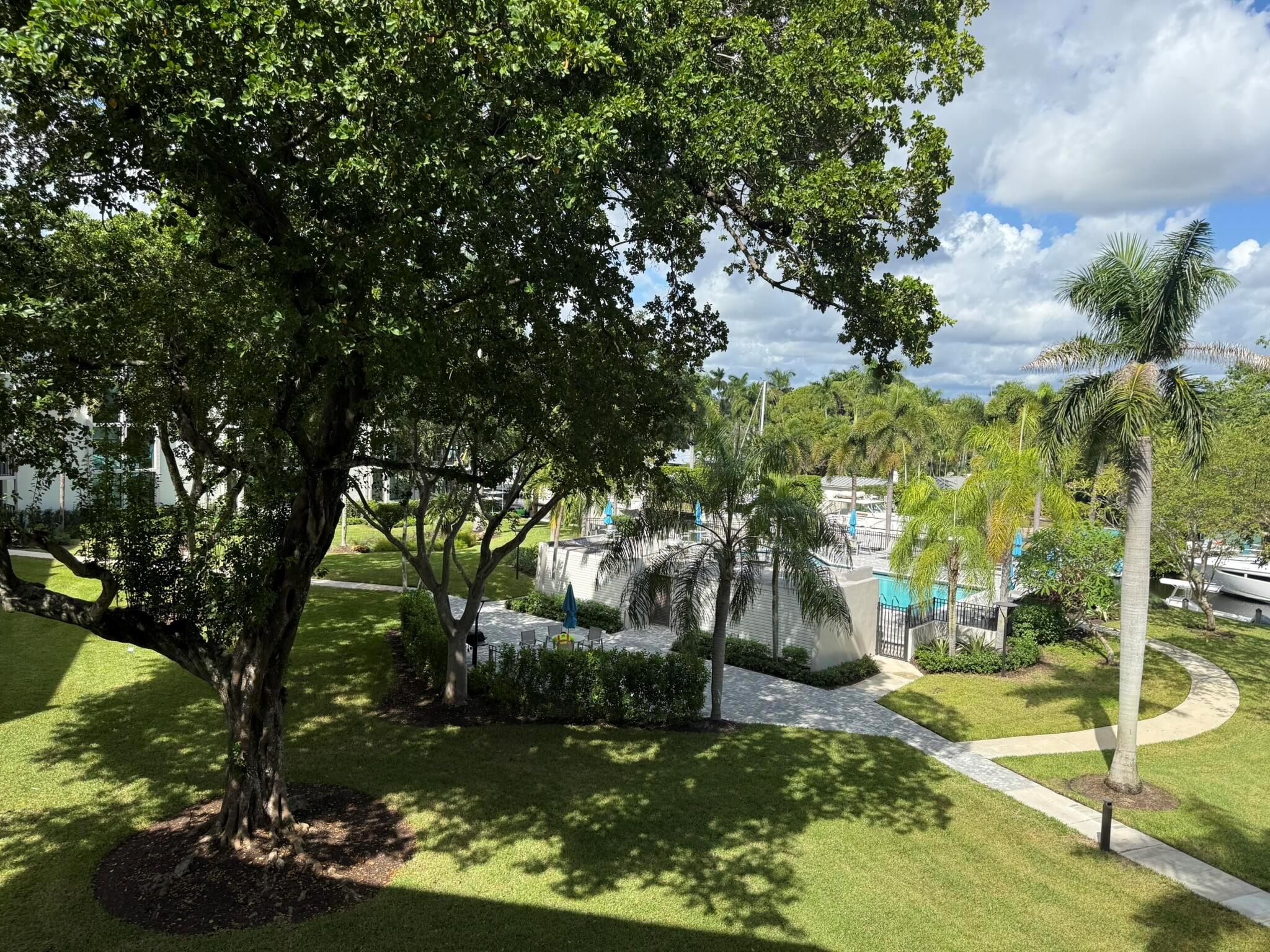 RIVER REACH CONDOMINIUM I - Residential