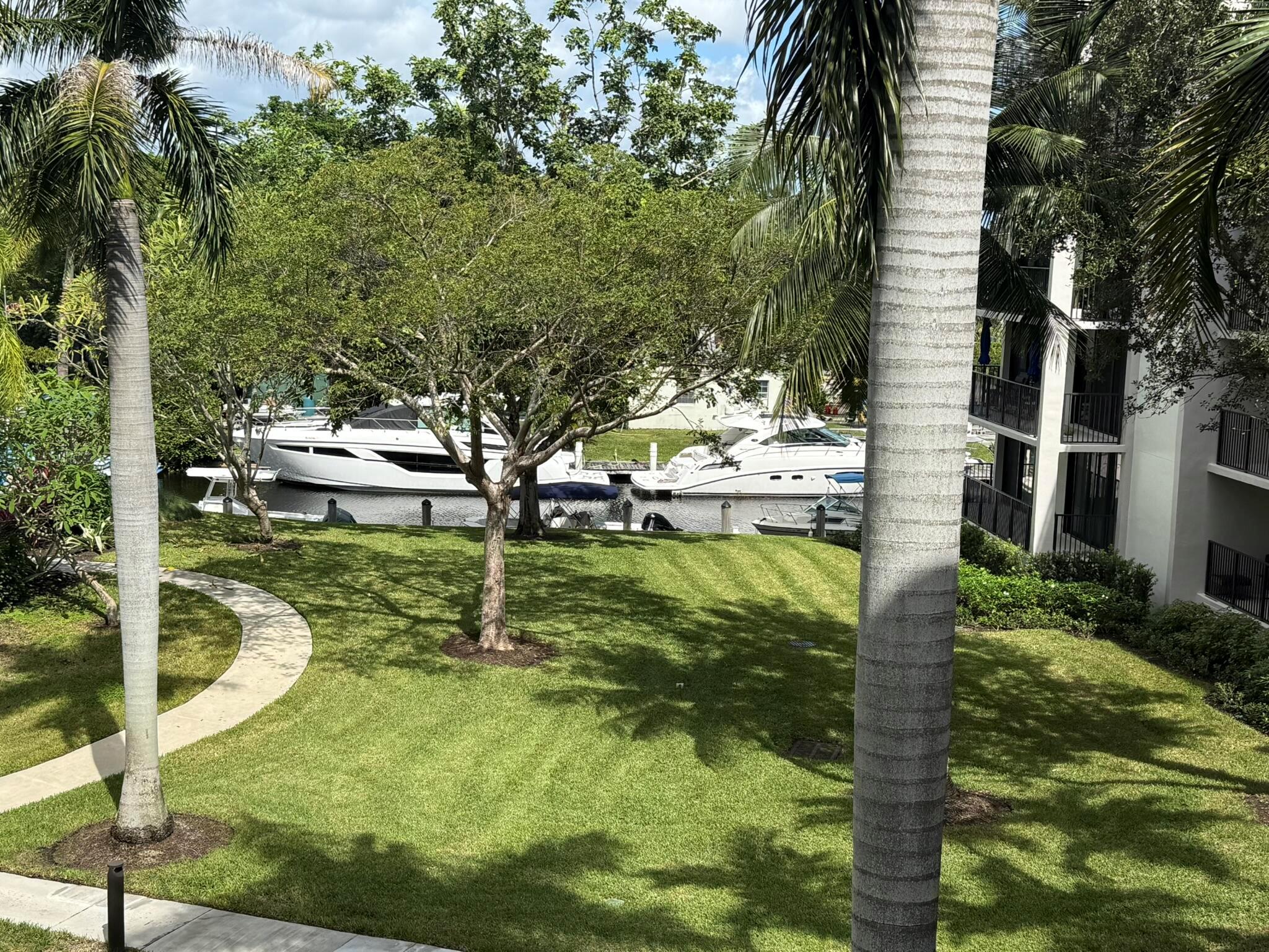 RIVER REACH CONDOMINIUM I - Residential
