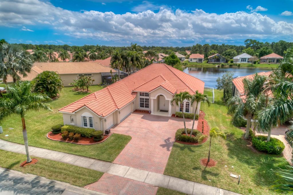 Photo of 809 SW Marsh Harbor Bay, Port Saint Lucie, FL 34986 (MLS # R10971187)