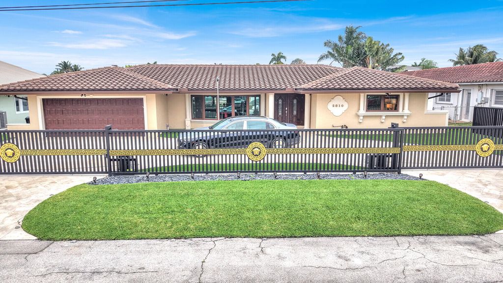 Photo of 2810 NE 44th Street, Lighthouse Point, FL 33064 (MLS # B26003259)