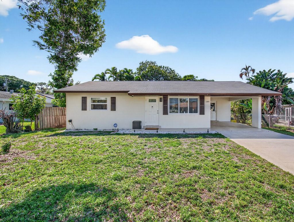 Photo of 1109 NW 8th Street, Boynton Beach, FL 33426 (MLS # B26007197)