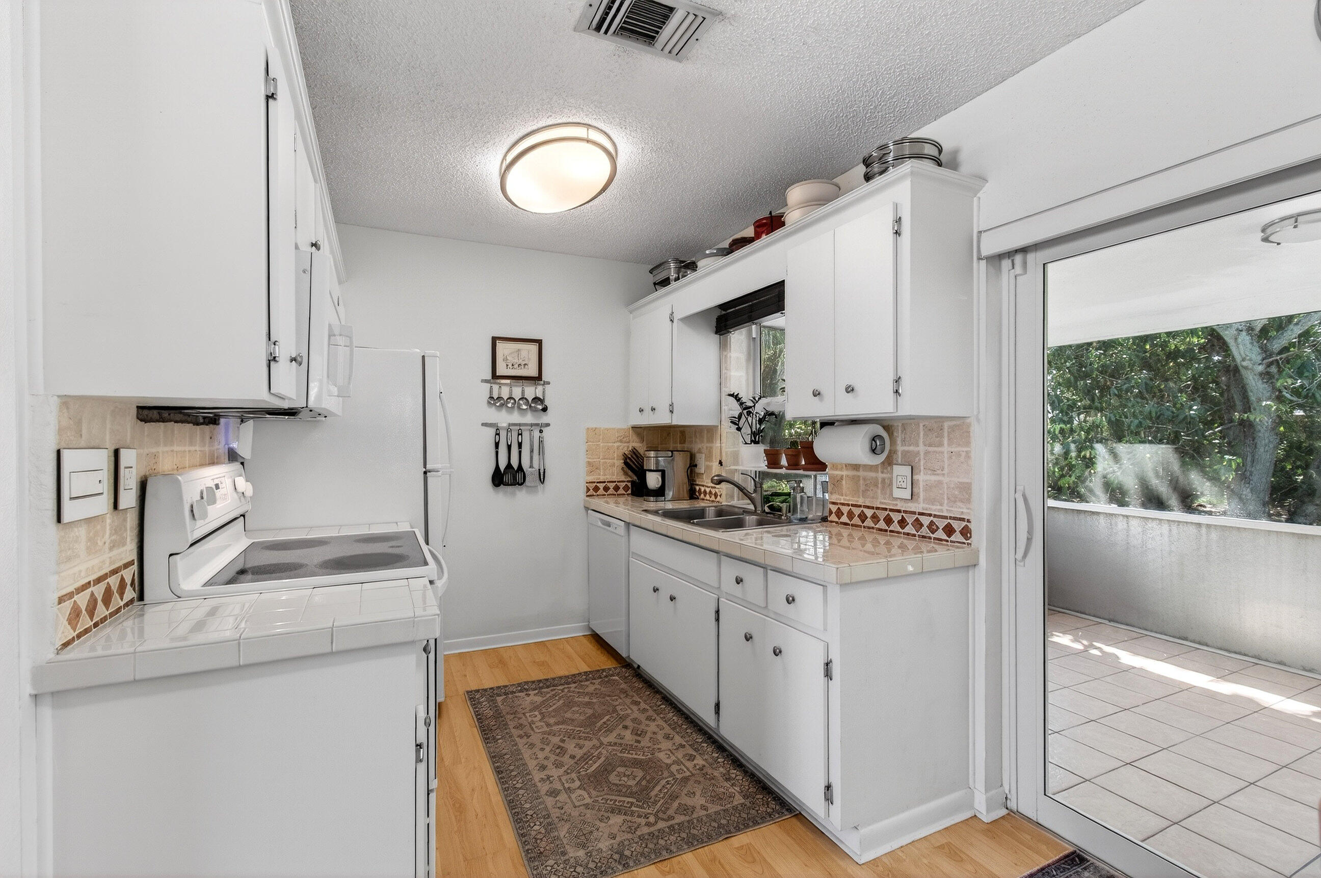 LAUREL HILLS 5TH ADD - Residential