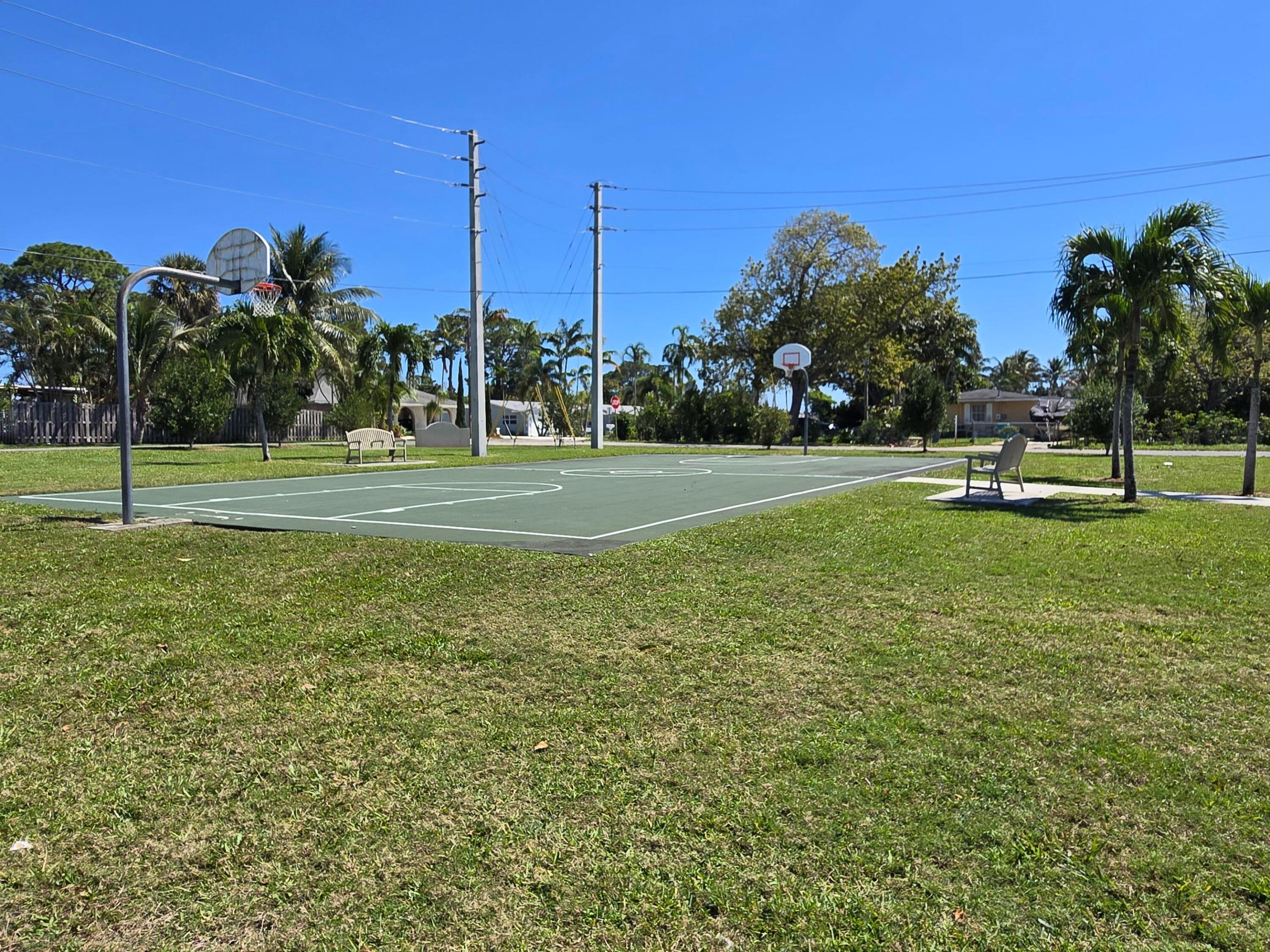 LAUREL HILLS 5TH ADD - Residential