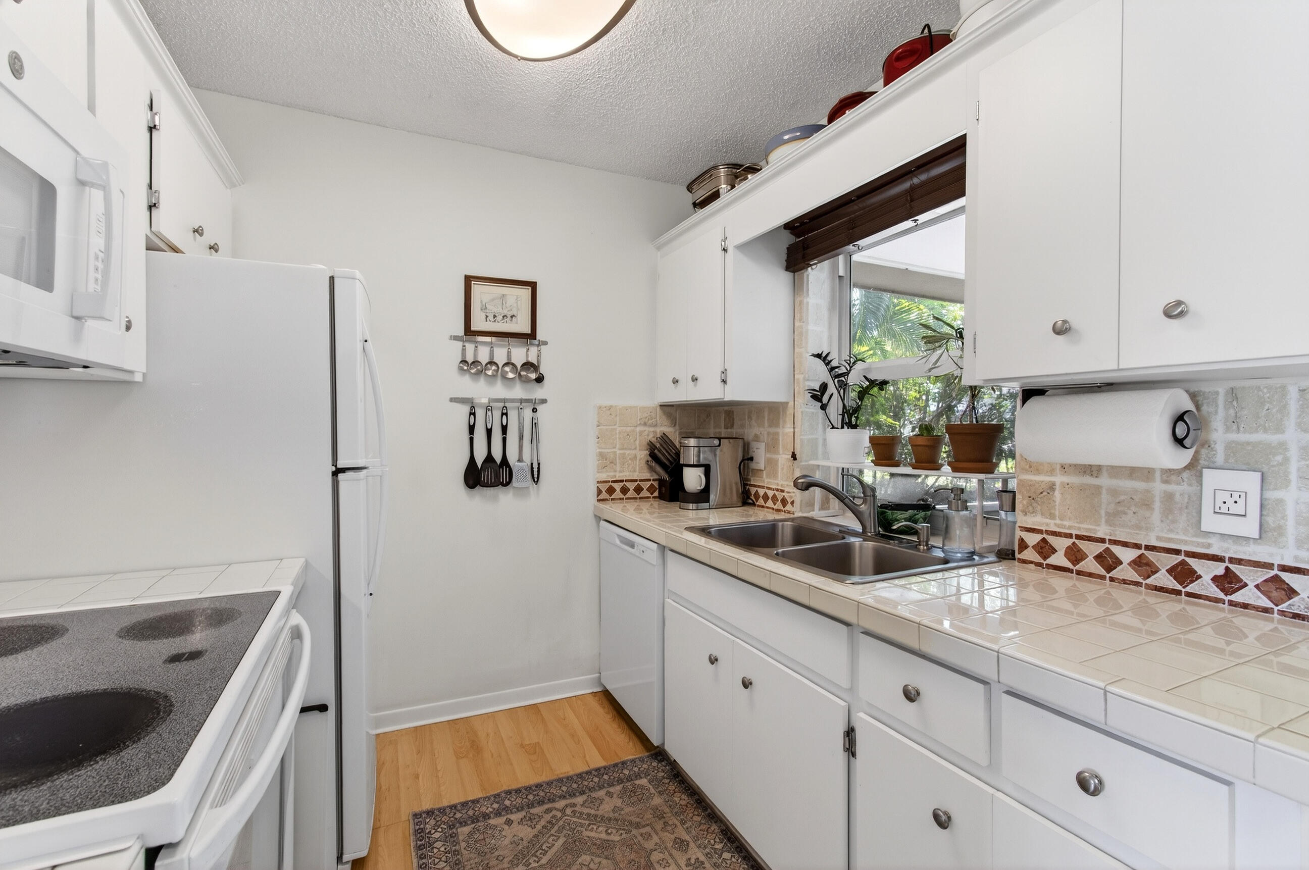 LAUREL HILLS 5TH ADD - Residential