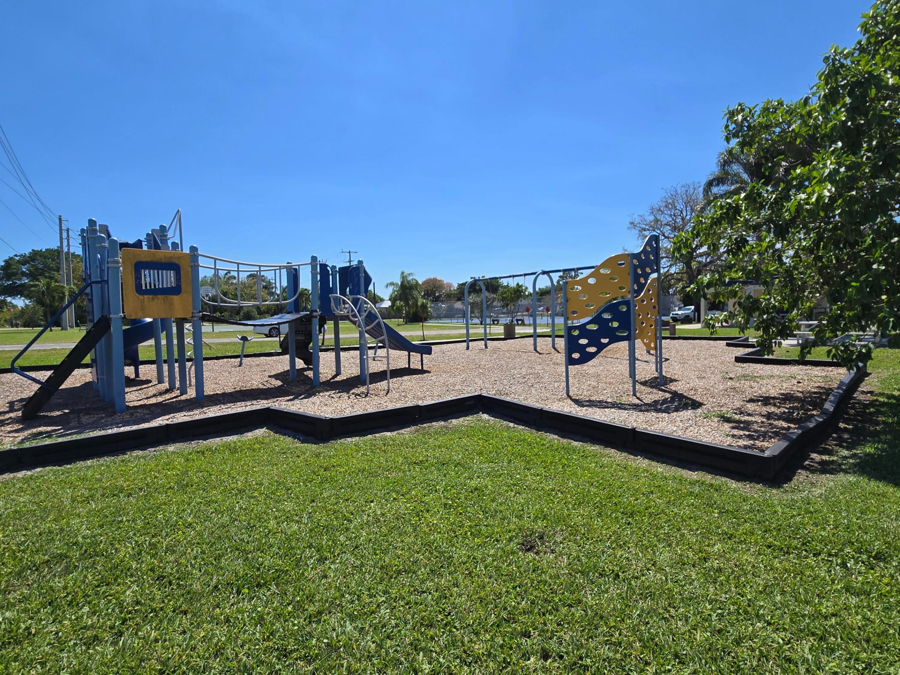 LAUREL HILLS 5TH ADD - Residential