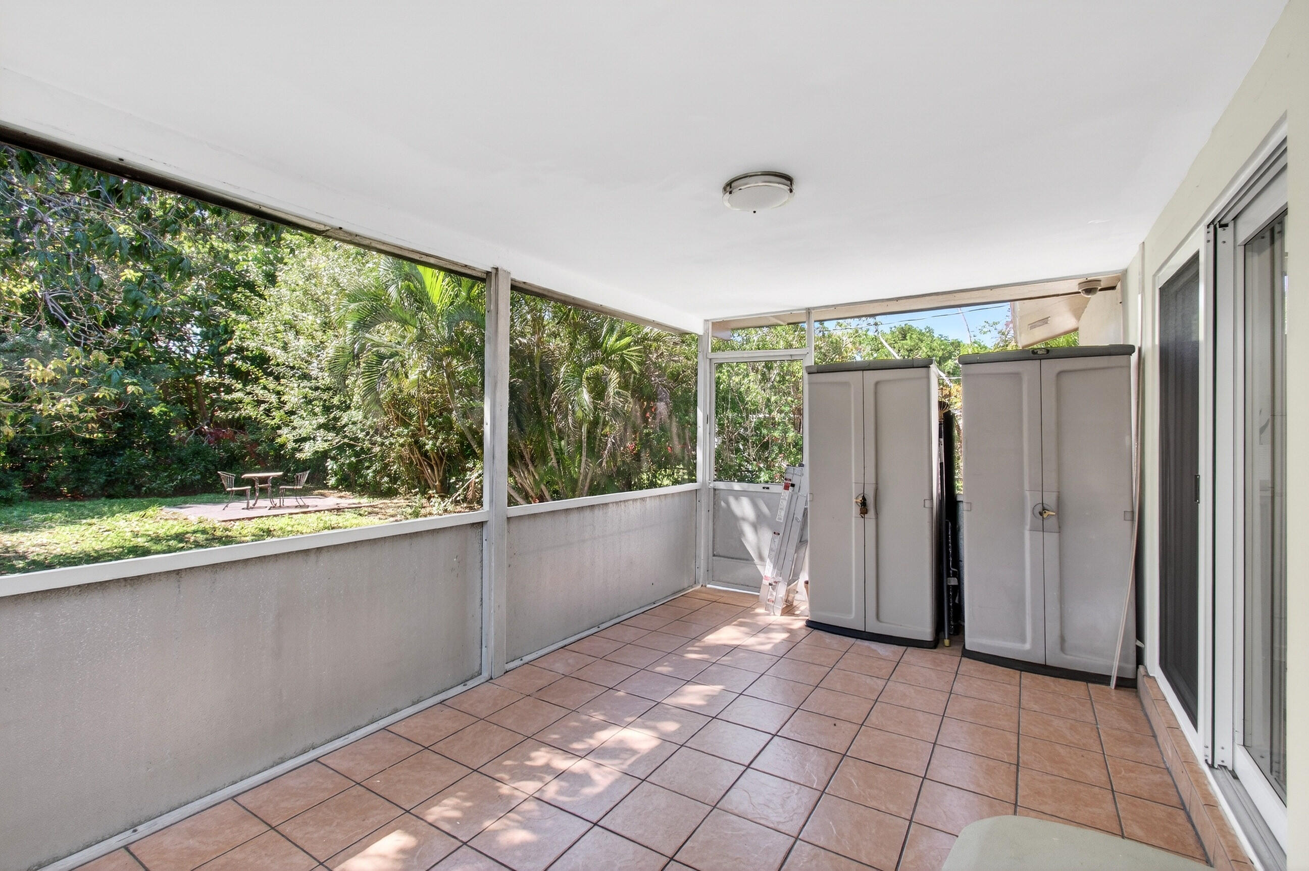 LAUREL HILLS 5TH ADD - Residential