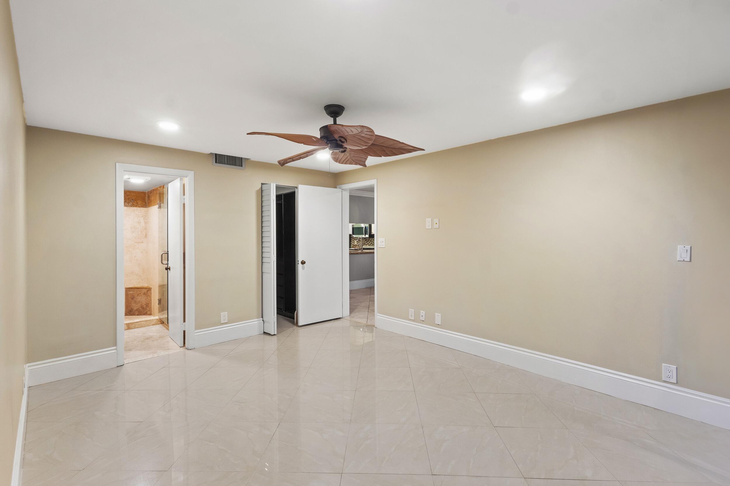 VILLAS AT MEADOW LAKES CONDO - Residential