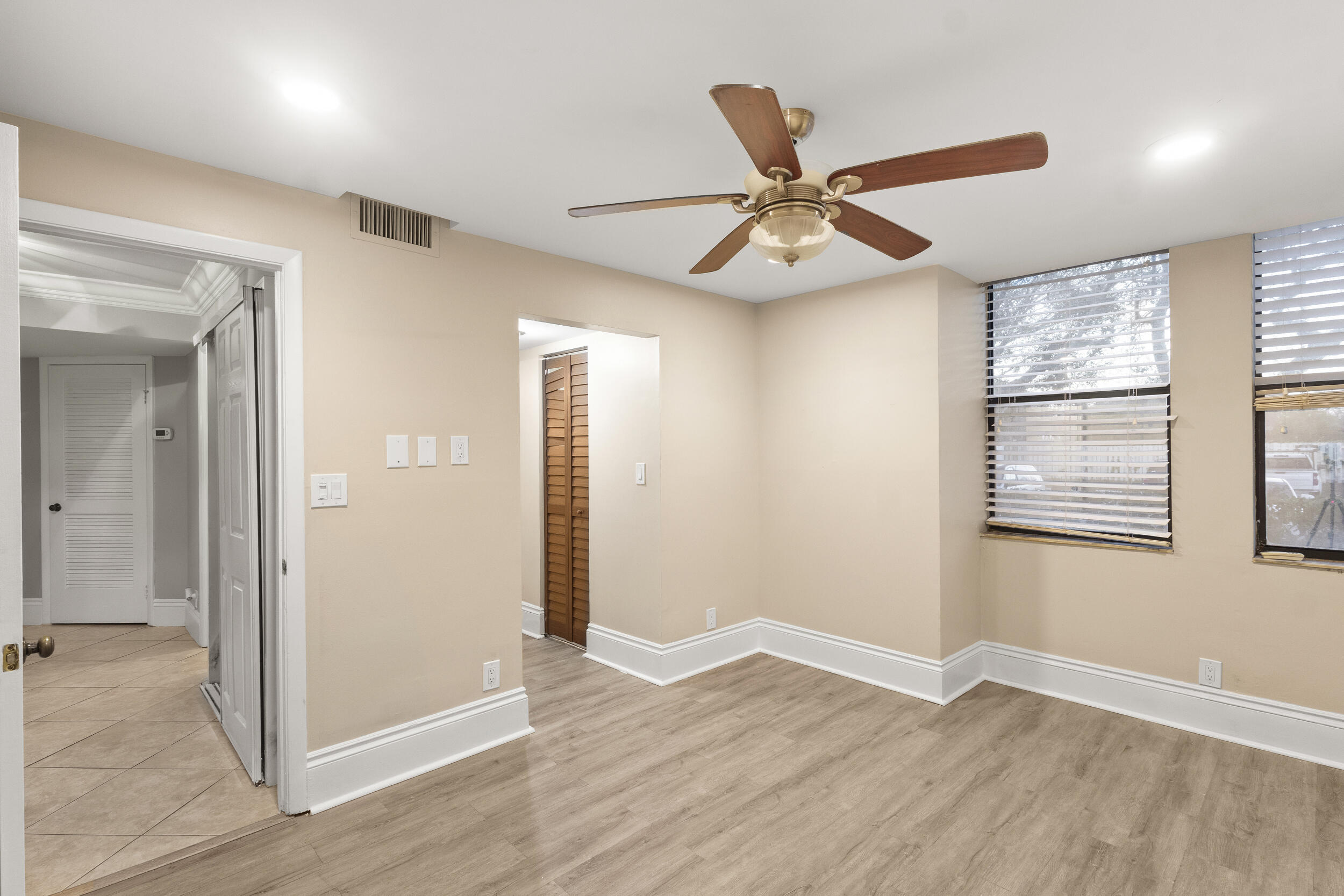 VILLAS AT MEADOW LAKES CONDO - Residential