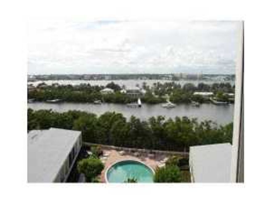 BEAUTIFUL UNIT W/FABULOUS INTRACOASTAL VIEWS