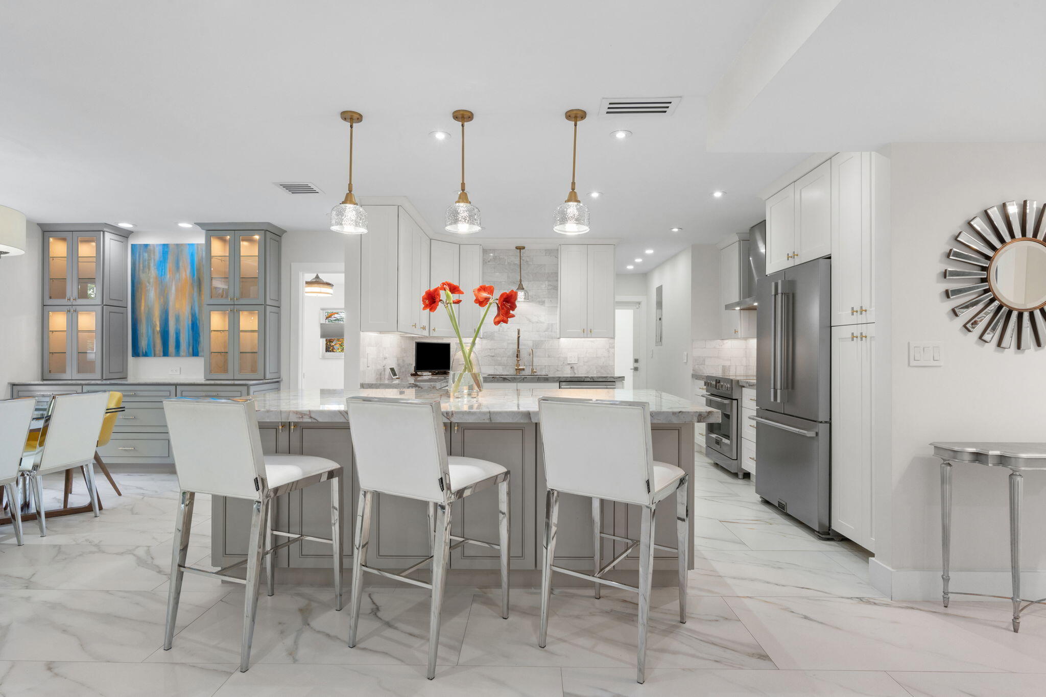 1114 W Cypress Drive V-8