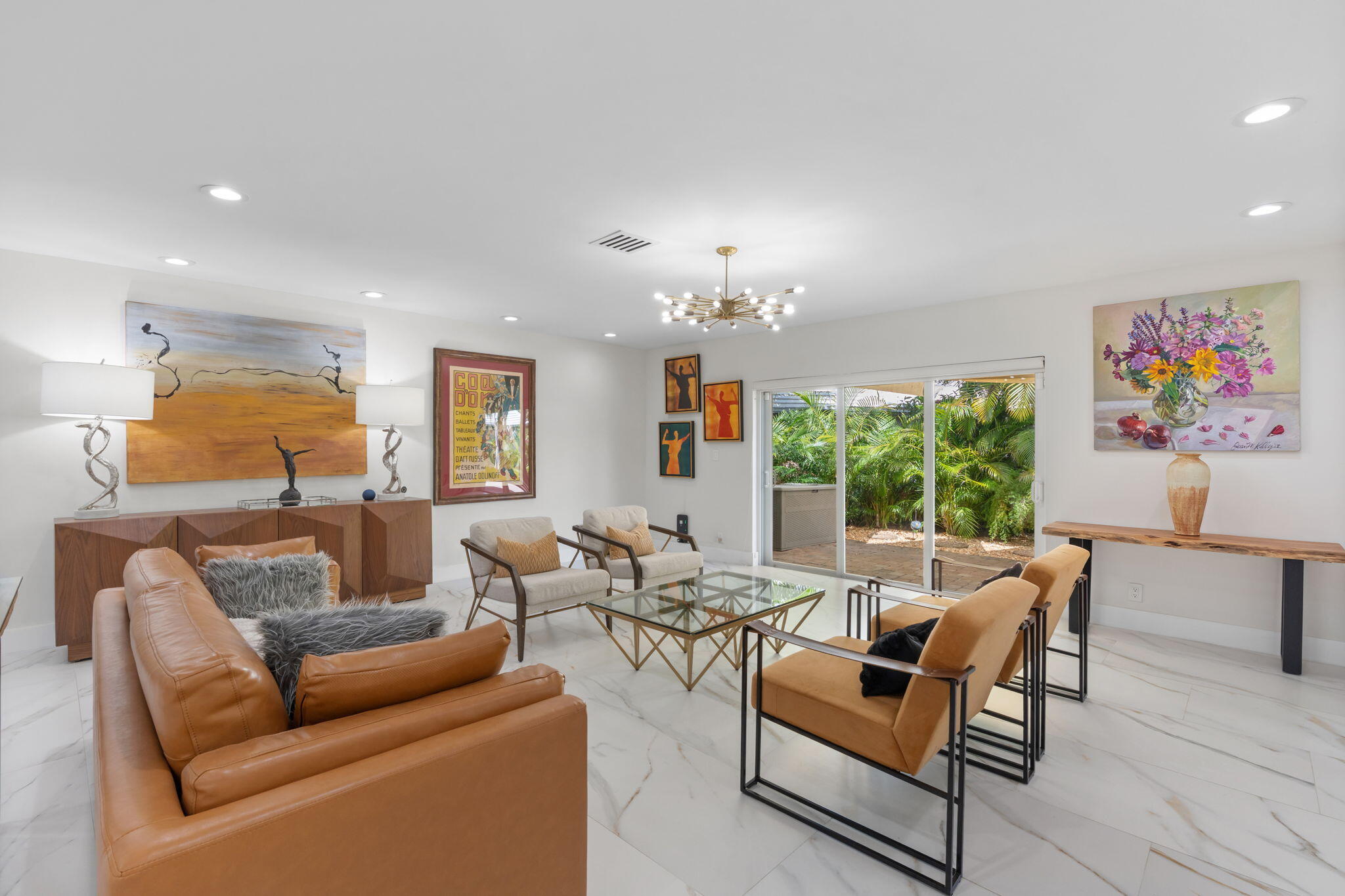 1114 W Cypress Drive V-8