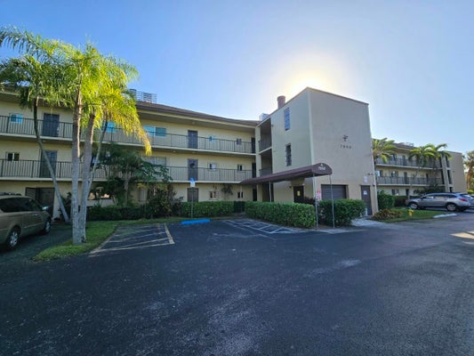 7960 NW 50TH ST APT 204, LAUDERHILL, FL 33351 - Image 1fcd71dc76f77c985cabdf70e3703dcd/3274688577