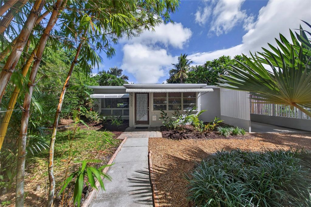 Photo of 1009 NE 16th Place, Fort Lauderdale, FL 33305 (MLS # F10529747)