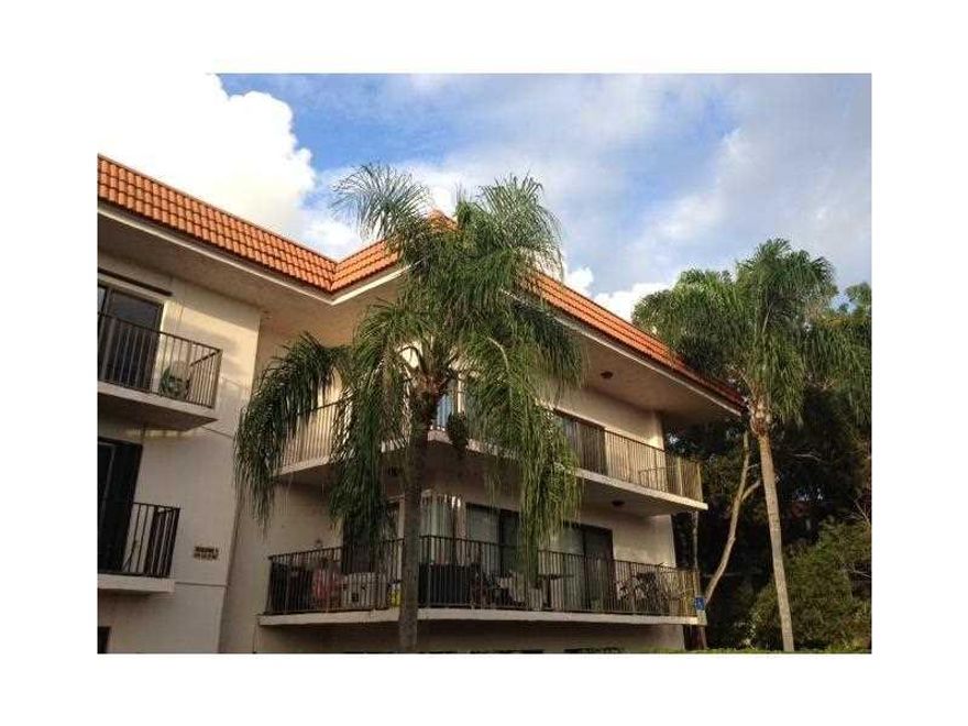 Modern, refurbished apartment in sought-after Davie, close to downtown Davie with exiting new developments. Near Nova University. Near good schools, exciting shopping and dining.  Within minutes of main roads and highways - just South of Griffin Rd, minut es from I-595, the Turnpike, and I-95 for easy traveling to Fort Lauderdale, Miami and the beach. [Broker remarks: There is a $75 / month special assessment related to roof installed 2009.  $2,925 remaining or 39 pmts in addition to $255 / mth condo fee]