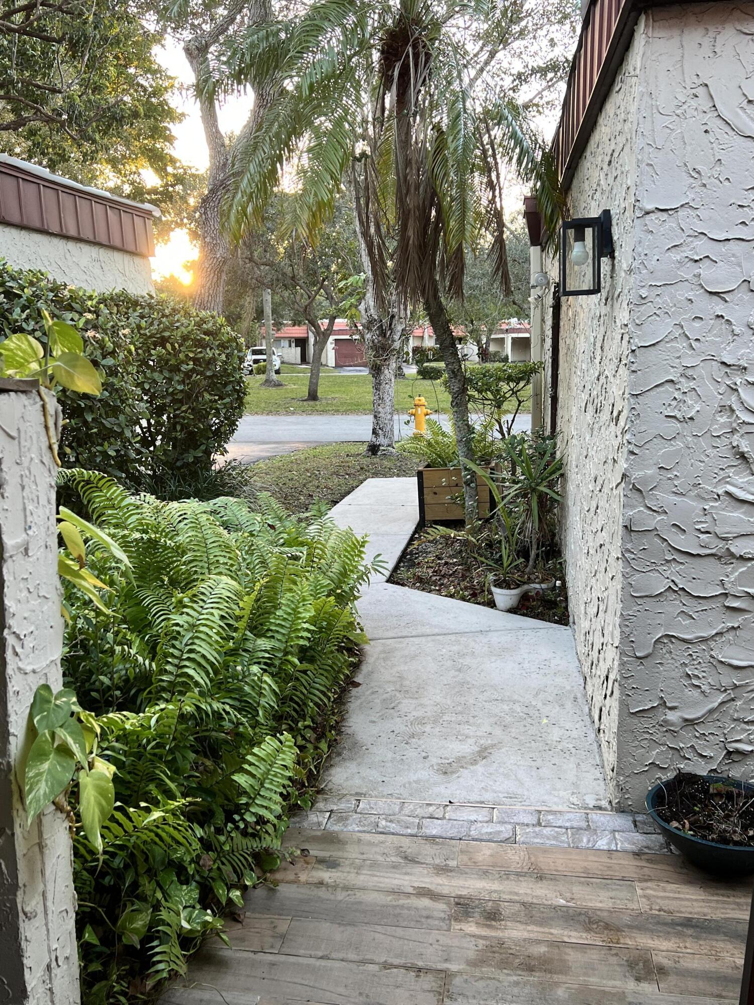 SPYGLASS CONDOMINIUM 1 - Residential