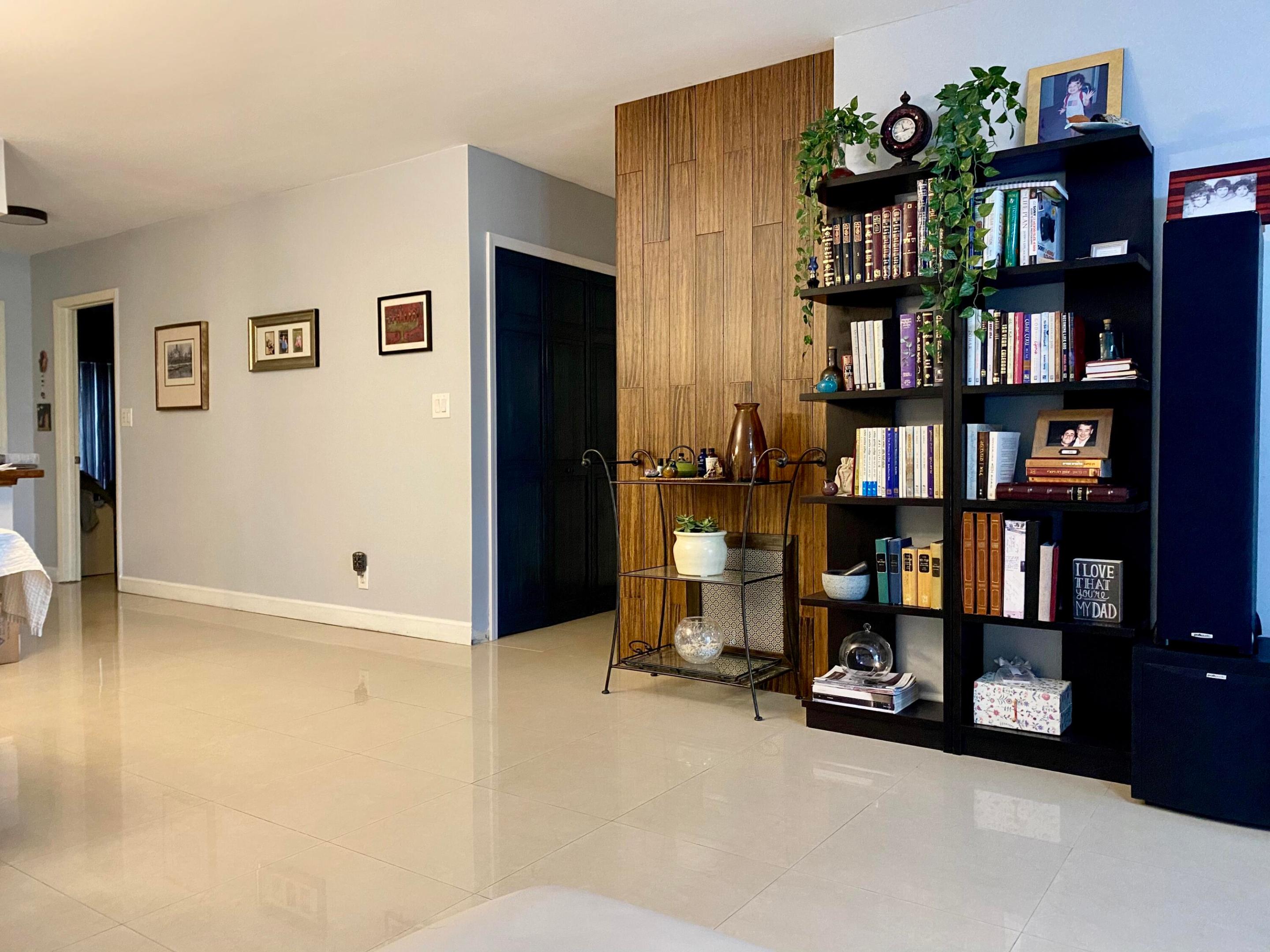 SPYGLASS CONDOMINIUM 1 - Residential