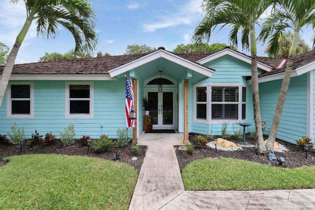Photo of 18710 Misty Lake Drive, Jupiter, FL 33458 (MLS # R11012391)