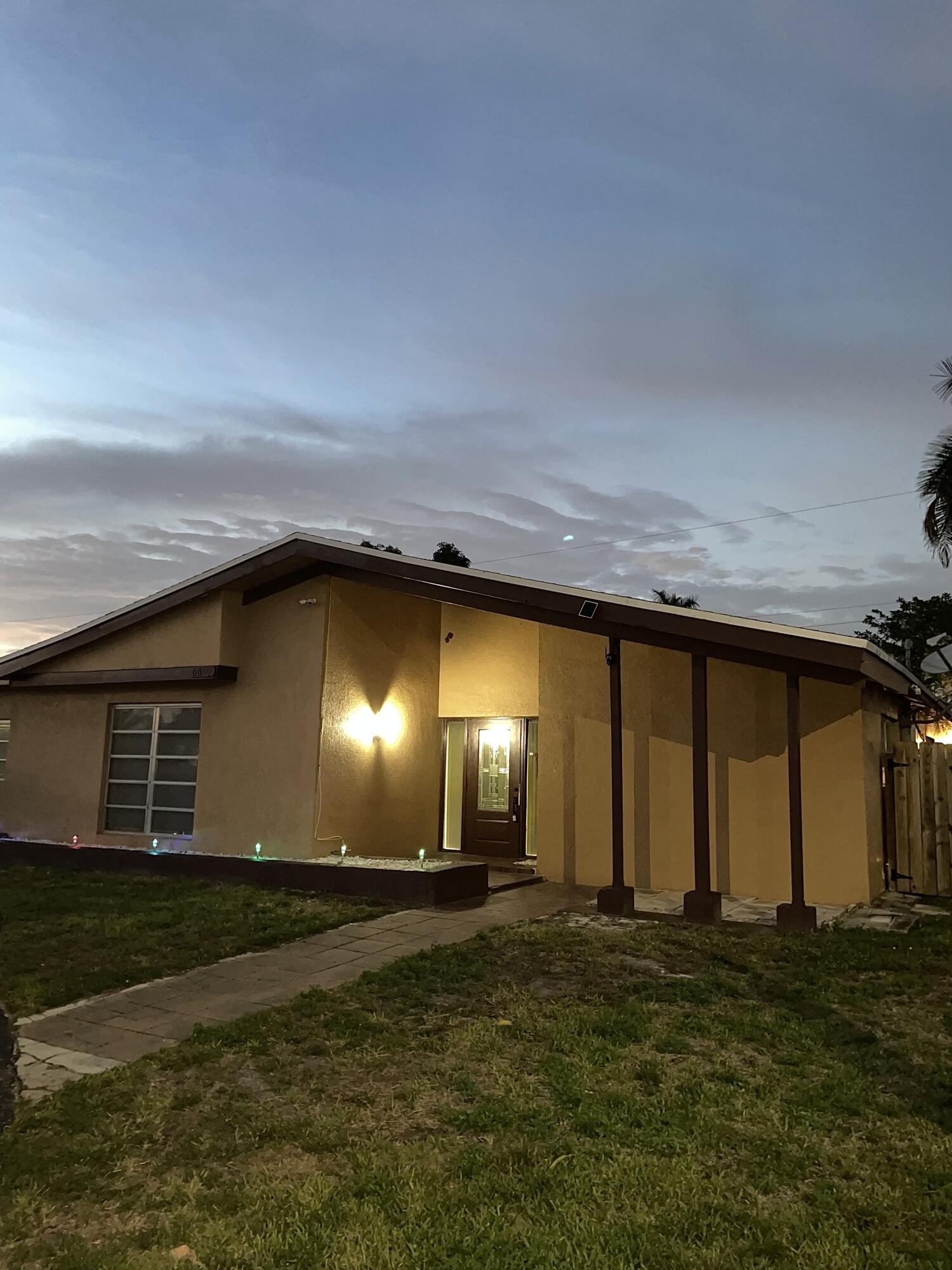 MIRAMAR ISLES SEC 3 - Residential Lease