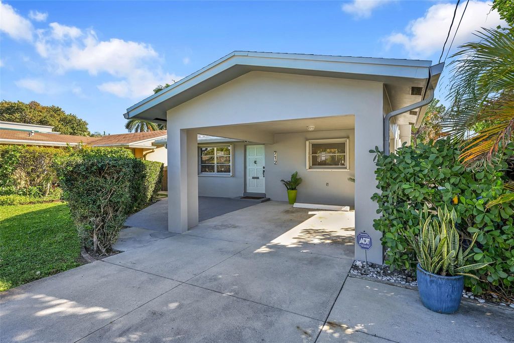 Photo of 712 NE 34th Court, Fort Lauderdale, FL 33334 (MLS # F10554812)