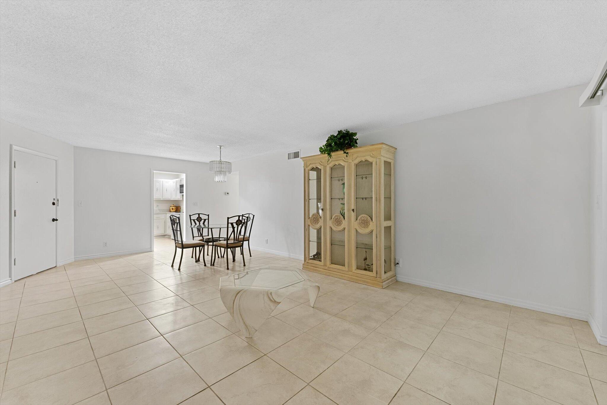 10821 N Military Trail 19
