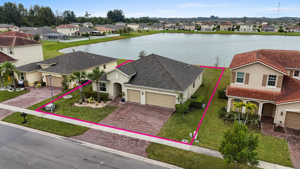 Photo of 851 Bent Creek Drive, Fort Pierce, FL 34947 (MLS # R11055745)